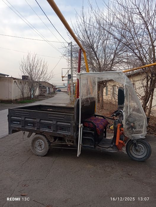 Elektron moto 1 toʻnnalik