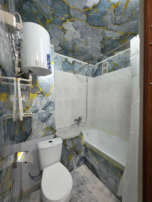 Продаётся 1х комнатная квартира перед 2х ком на 2-этаже Вокзал Феникс