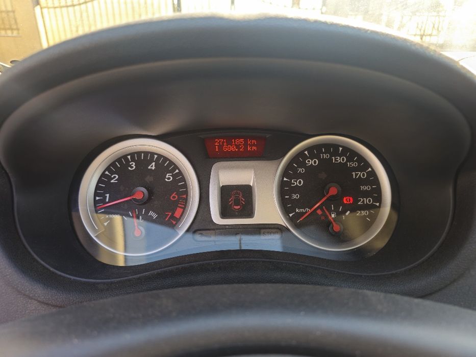 Renault clio 3  2011