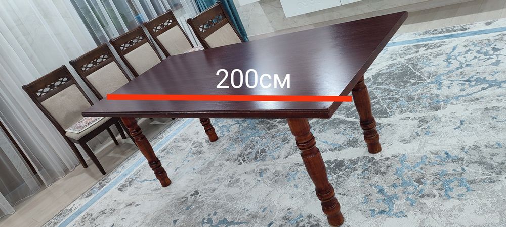 Продается качественный деревянный стол