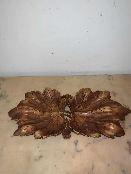 Fructiera in forma de frunza