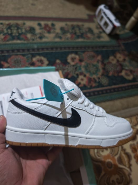 Продам кросовки новые