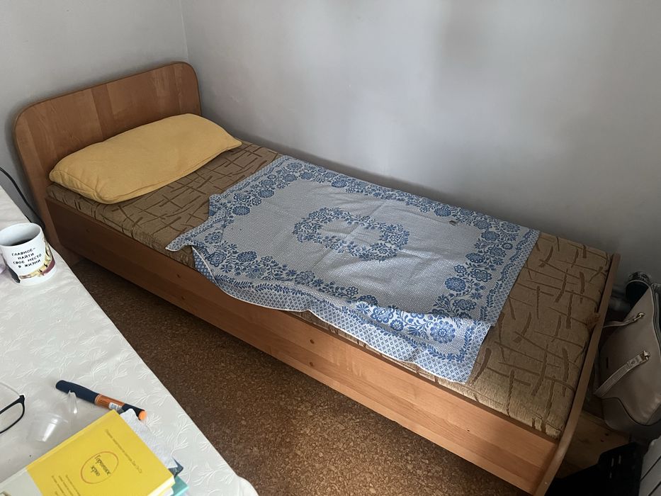 СРОЧНО продам кровать