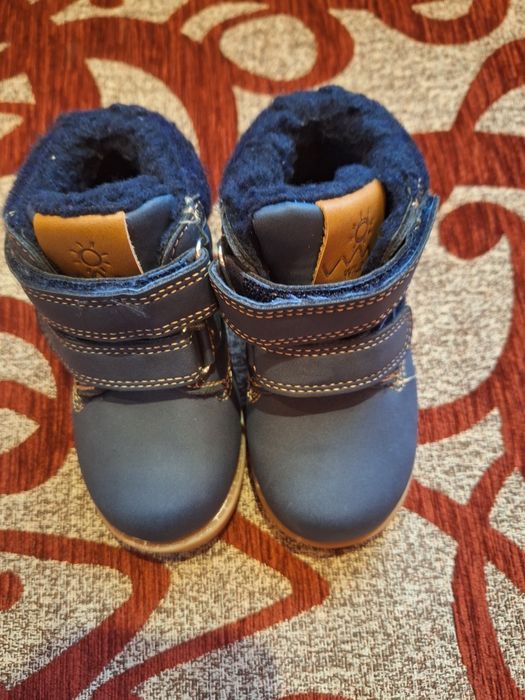Vind papuci de baiat noi