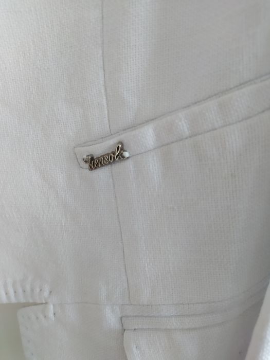 Дамско бяло сако