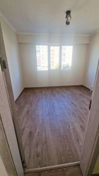 Продавам 3-стаен апартамент - снимка 12