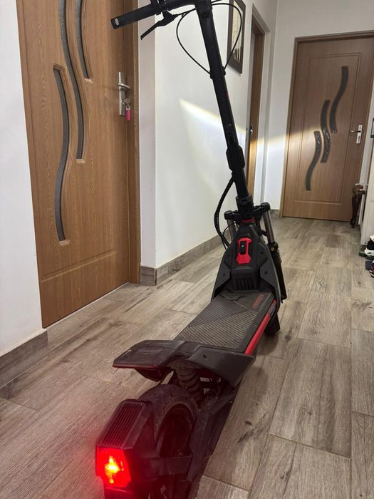 Trotineta Nine Bot Segway ZT 3pro