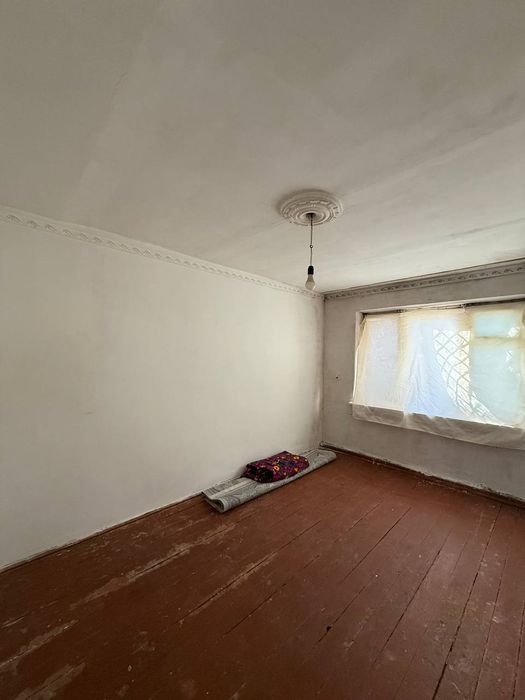 1 xonalik uy sotiladi