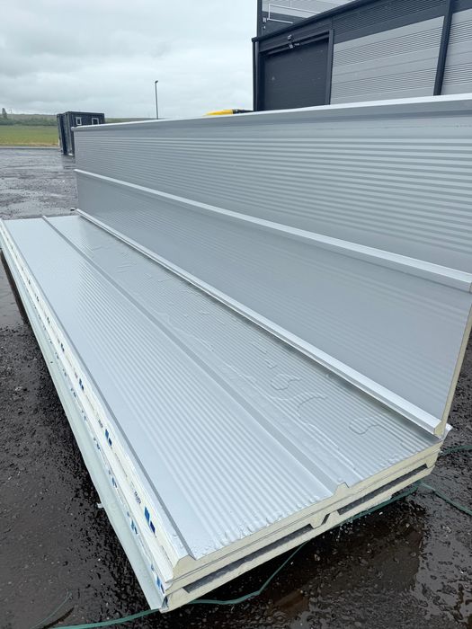 Panou sandwich STOC perete / acoperis