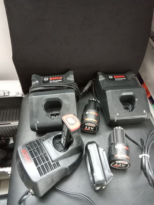 Incarcator Bosch 12 V fast charge 4 A