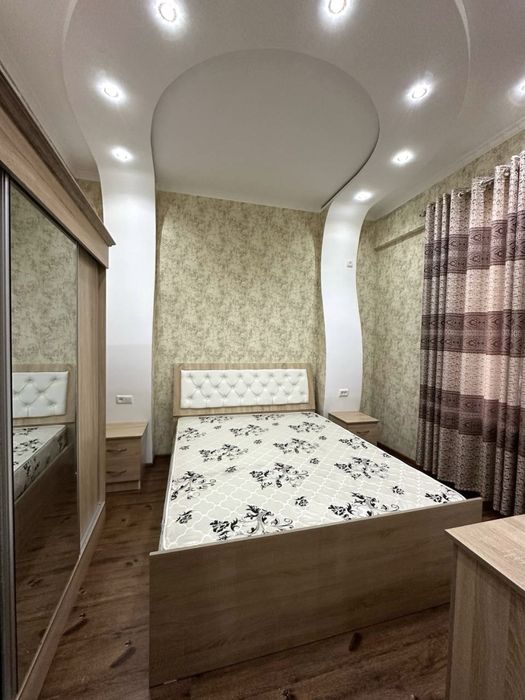 Продаю 2в3/2/2, Рядом с школой №5, сзади СНБ, Район Радуга.