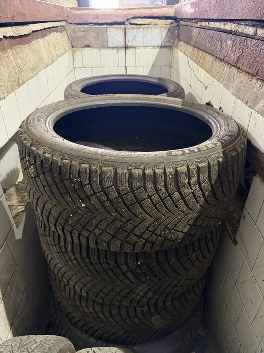 Мишлен покрышка 275/40/R22
