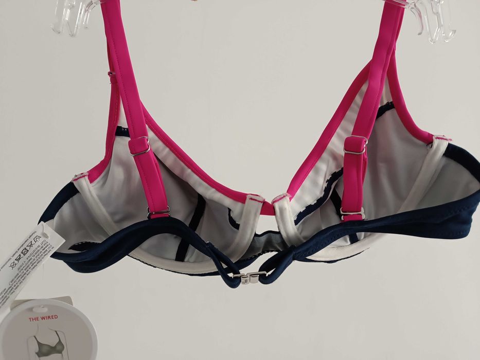 Горнище на бански Triumph M размер