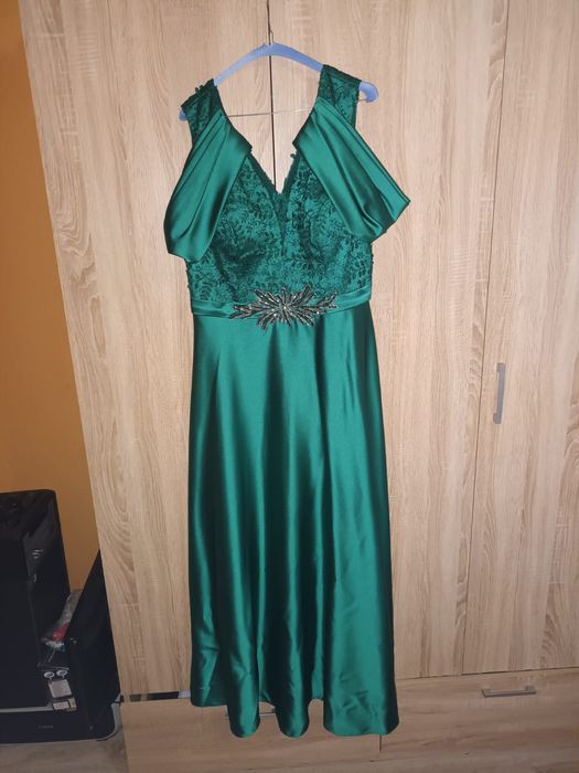 Vând rochie mărimea 48