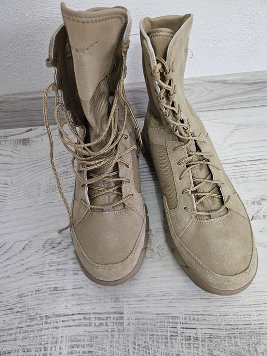 Bocanci Oakley. Nr. 40