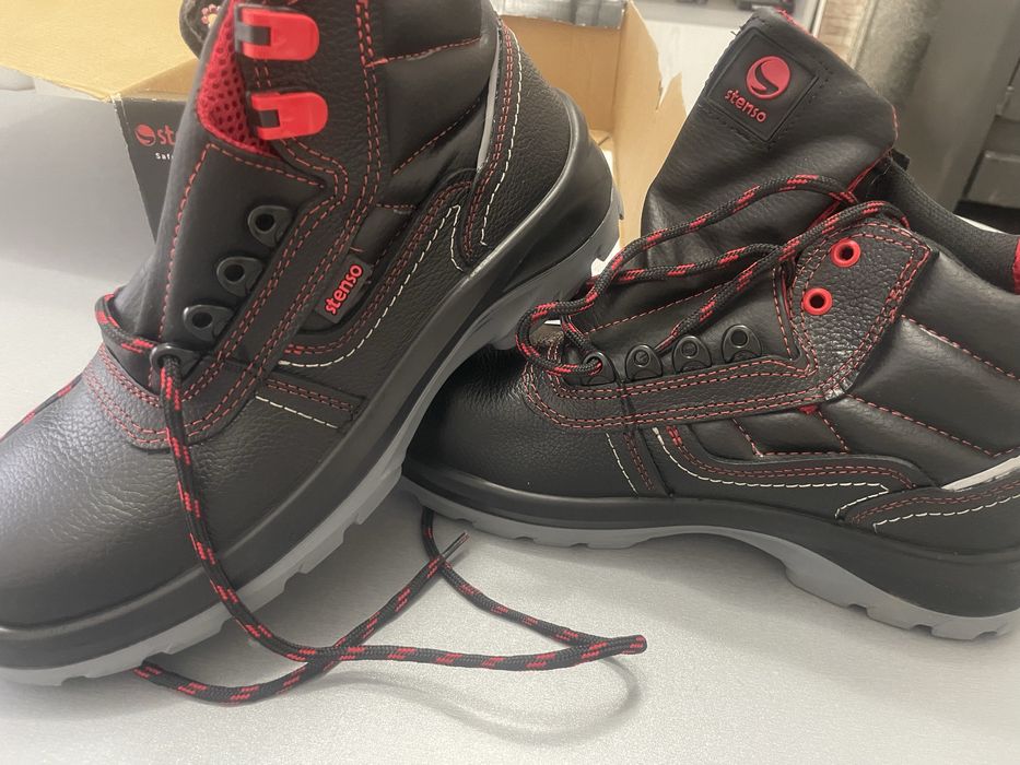 Продавам два чивта обувки