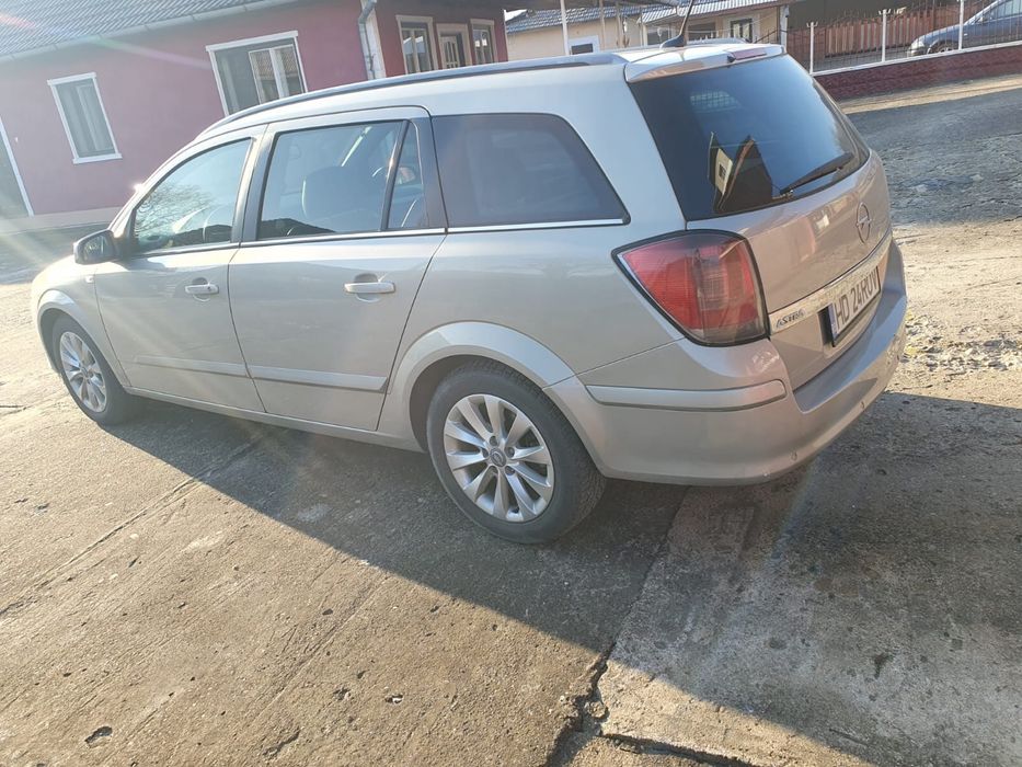 Opel Astra 1.9 CDTI 150 cp