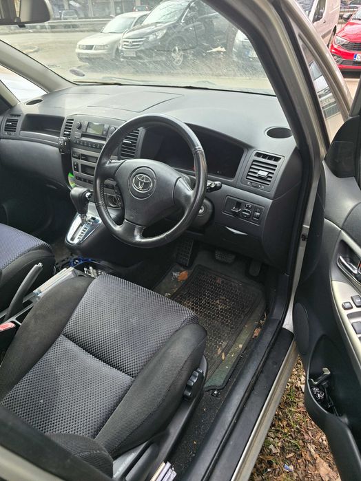 Toyota corolla verso 1.8vvti. Автоматик