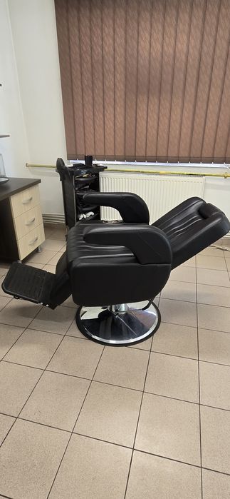 Scaun frizerie îngrijit
