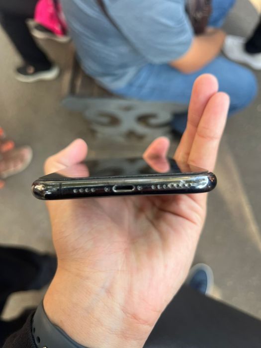 Продам iPhone 11 pro max