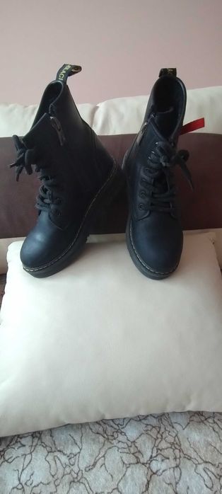 Детски черни боти, 32 номер.