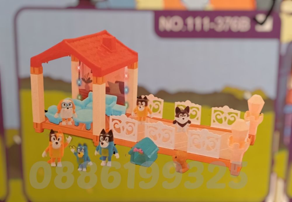 Голям Комплект Фигурки Блуи и Бинго, Светеща Къща на Блуи и Бинго