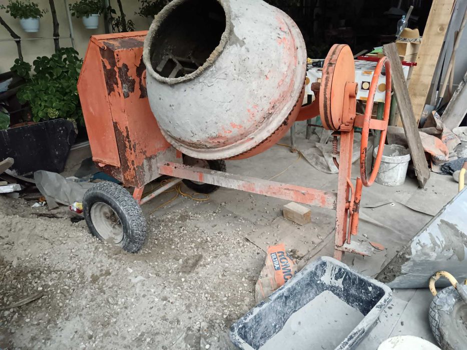 Reparații acoperișuri de urgență