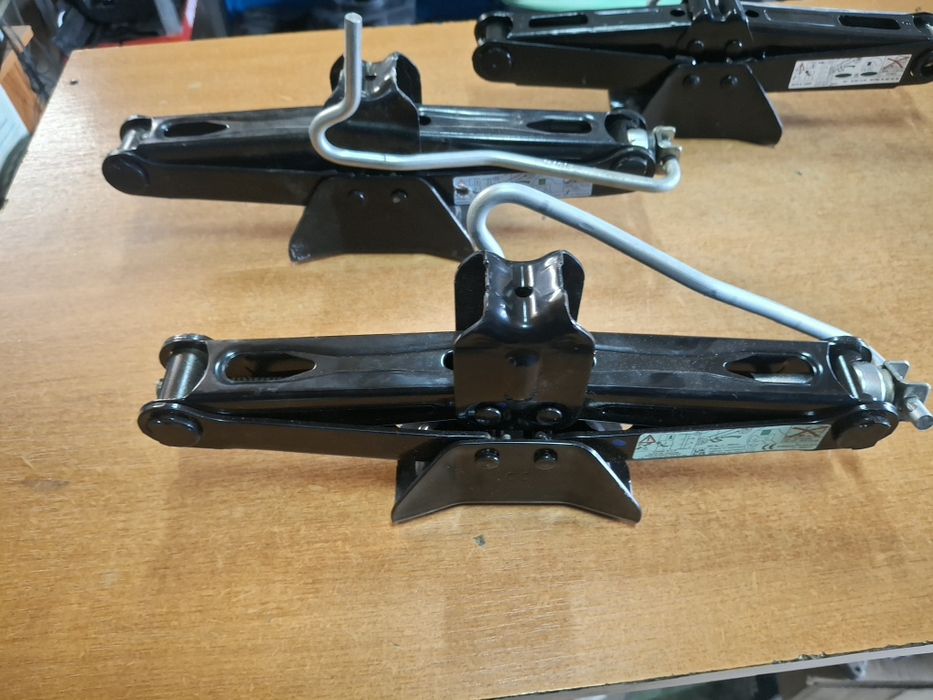 Cric Citroen Peugeot Fiat Opel  2013>