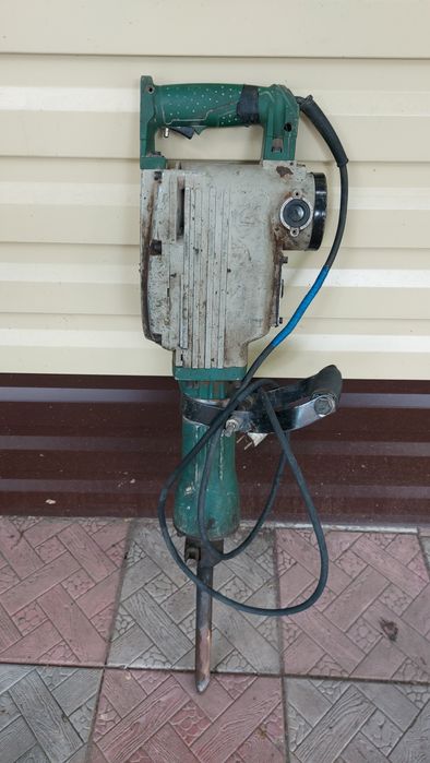Продам отбойник .