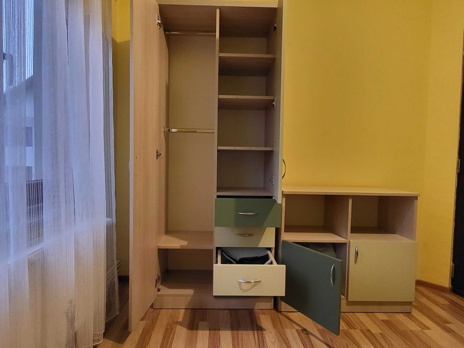 Dormitor complet  copii: pat (uri), dulapuri, birou, scaun