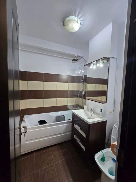 Vând apartament tip duplex Bd.Independenței