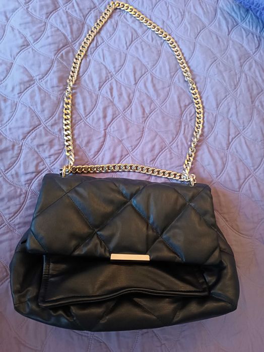 Черна чанта със синджир дръжка Amisu