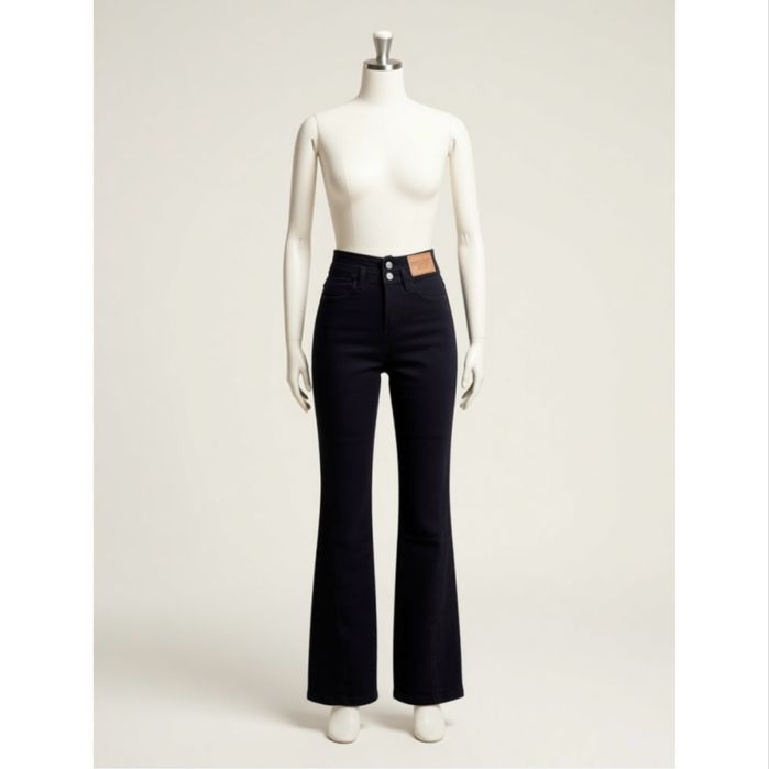 Продаются черные джинсы