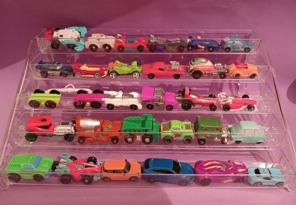 Продам  игрушки из киндеров