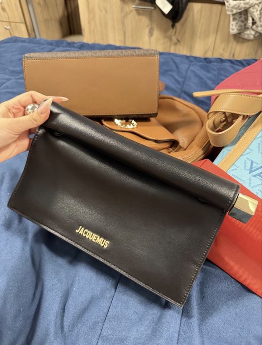 Оригинални чанти jaqcuemus, michael kors, guess, moschino, valentino
