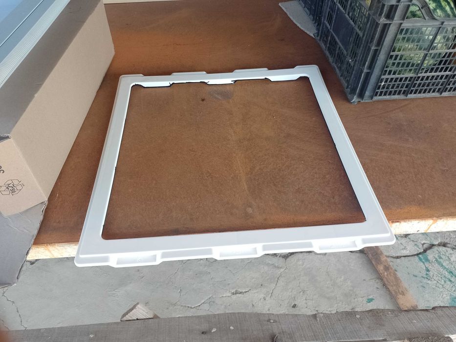 Люк за каравана 40х40