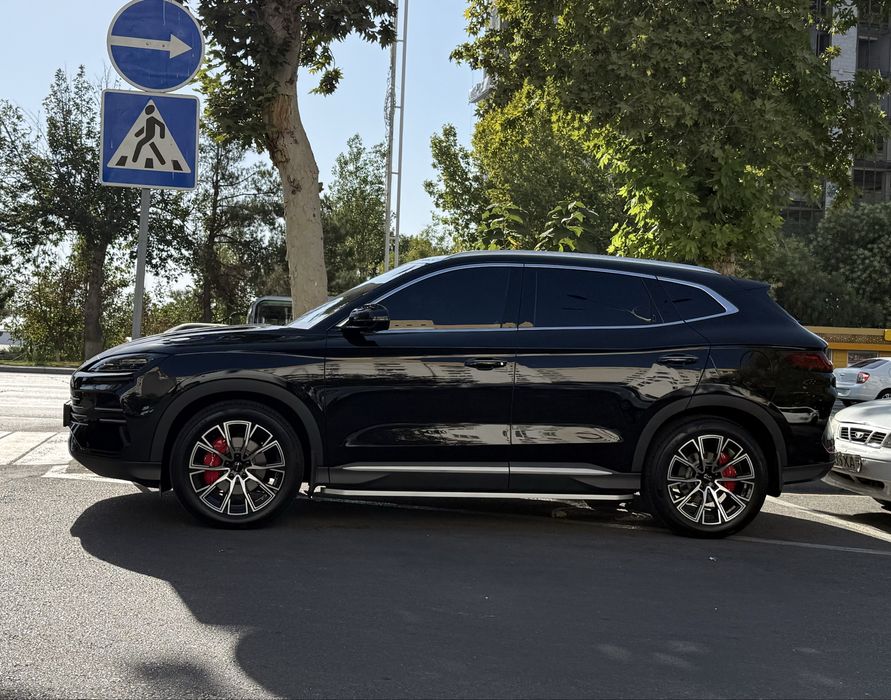 Продам диски с шинами в почтий новом состояний, пробег окола 2000 тыся