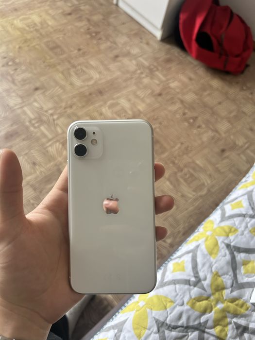 Продам айфон 11