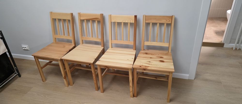 Set masa 75x118 si 4 scaune lemn de pin