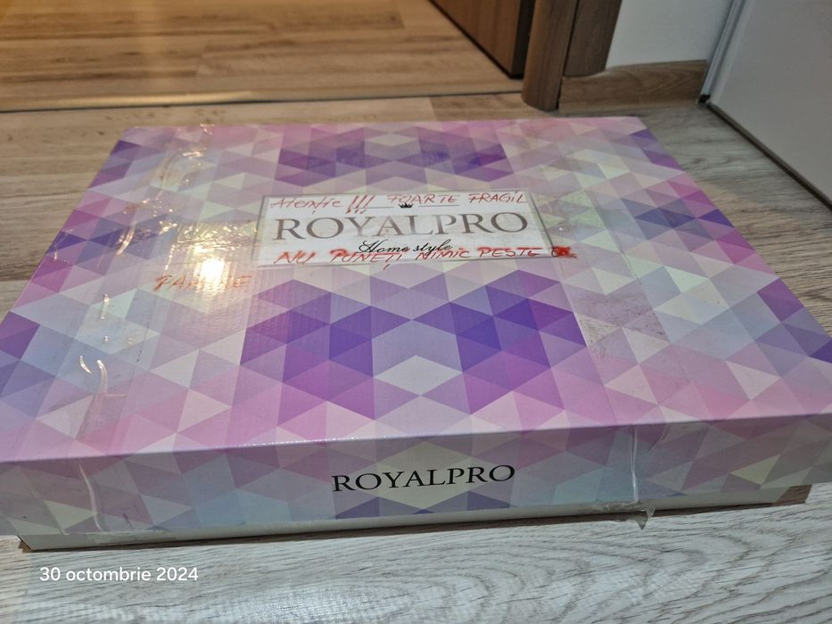 Pahare Royal Crystal cu margine aurie