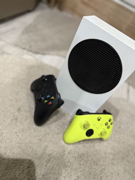 Xbox series s чисто нов!