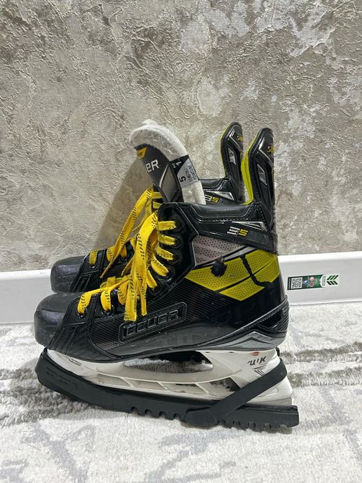 Продаю хоккейные коньки Bauer