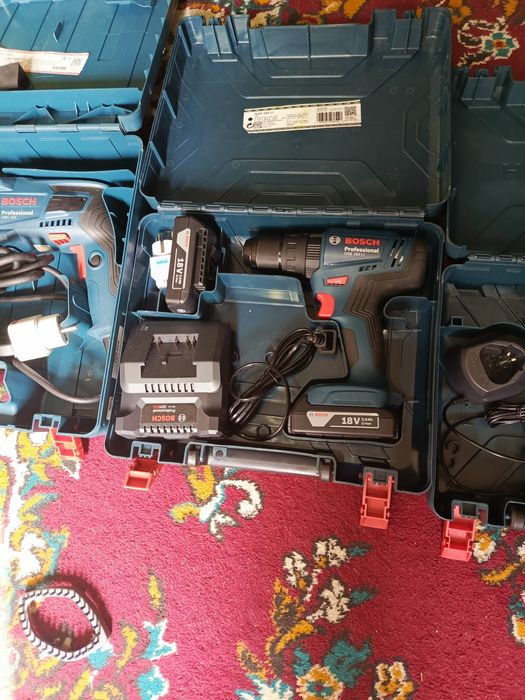 Шруповерт и перфоратор Bosch