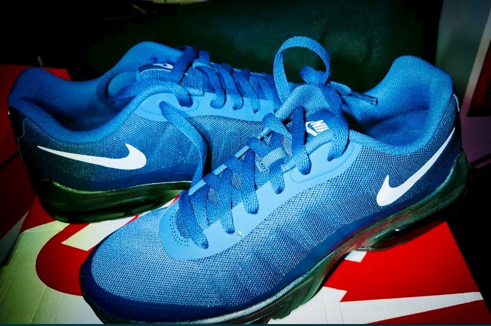 Pantofi Nike Air Max.