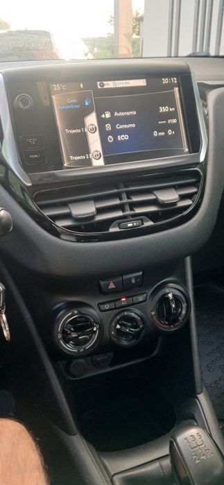 peugeot 208 1.6HDI