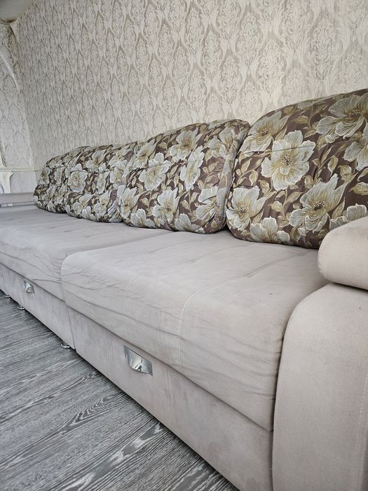 Диван для гостиной