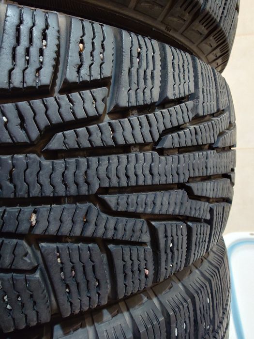 Nokian 185/65/14 зимний