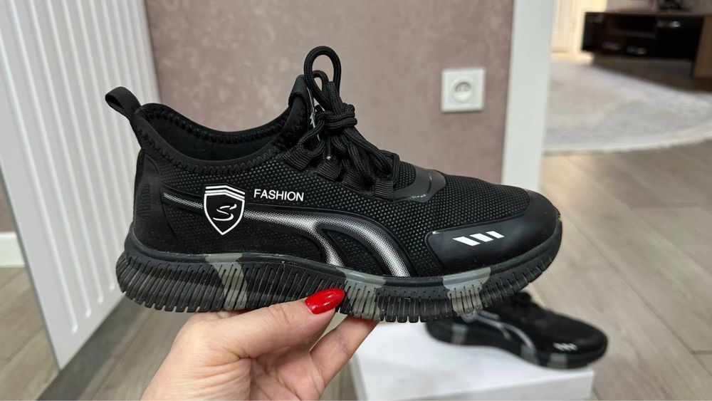 Продаются кроссовки