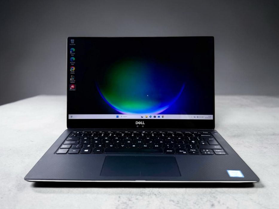Dell XPS 13 9370 13.3" 4K UHD Touch i5-8250U 8RAM 256GB Intel UHD Graphics 620 Перфектен! Гаранция!