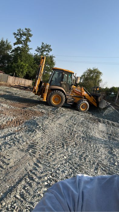 inchiriez JCB 3CX PLUS 109cp